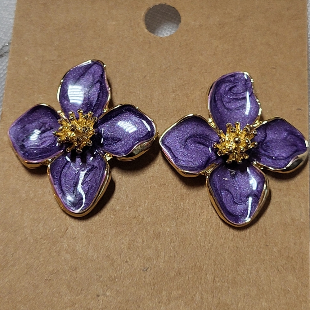 Purple Swirl Enamel Gold Tone Dogwood Flower Stud Earrings NWOT